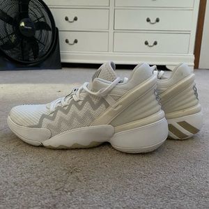 Men’s Adidas Donovan Mitchell Basketball Shoes